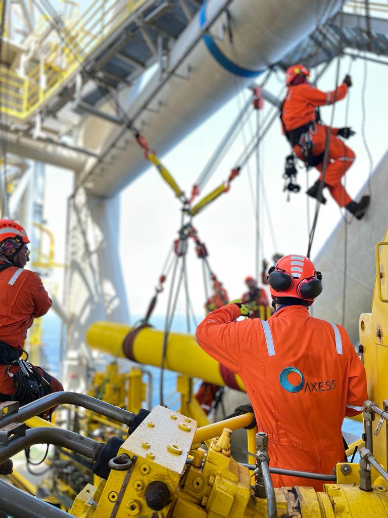 Axess’ personnel aboard the FPSO MIAMTE MV34